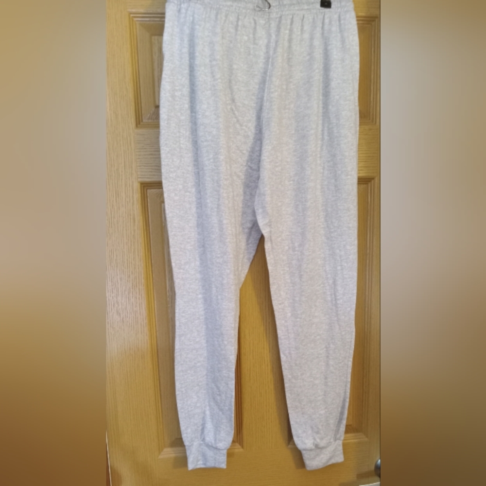 Joggers - Picture 2 of 3